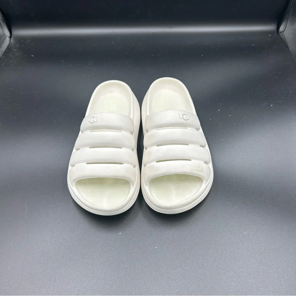 UGG Sports Yeah Kids White Slide Sandals No Size but‎ Measures Size 2